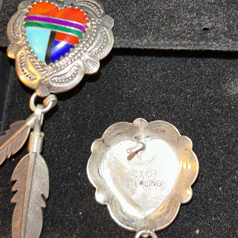Southwestern style heart shaped silver earrings - Picture 2 of 2